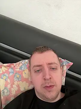 Snapshot of BezzBoii@xh chatting on 01-01-25, 10:54 BezzBoiixh online show from 01-01-25, 10:54