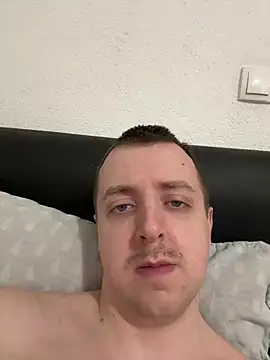 Snapshot of BezzBoii@xh chatting on 02-08-25, 04:04 BezzBoiixh online show from 02-08-25, 04:04