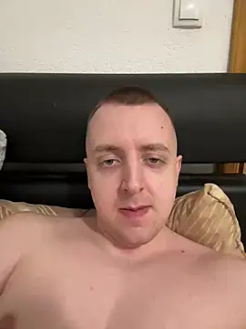 Snapshot of BezzBoii@xh chatting on 02-13-25, 05:44 BezzBoiixh online show from 02-13-25, 05:44