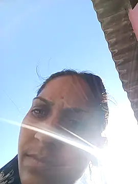 Snapshot of Chayna_singh chatting on 02-15-26, 07:51 Chayna singh online show from 02-15-26, 07:51