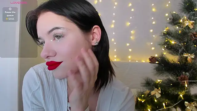 BeatriceMoonlight online show from 12-16-25, 11:04