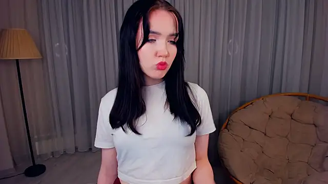 LenaKurpiel online show from 12-17-25, 05:41