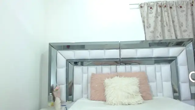 rebecagoldene online show from 12-23-25, 09:18