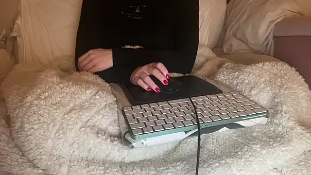 ijustturned18today online show from 01-19-26, 06:17