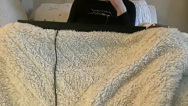 ijustturned18today online show from 02-02-26, 03:44