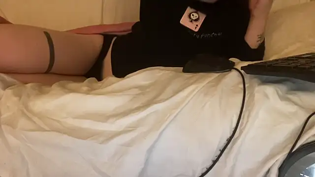 ijustturned18today online show from 02-18-26, 08:27