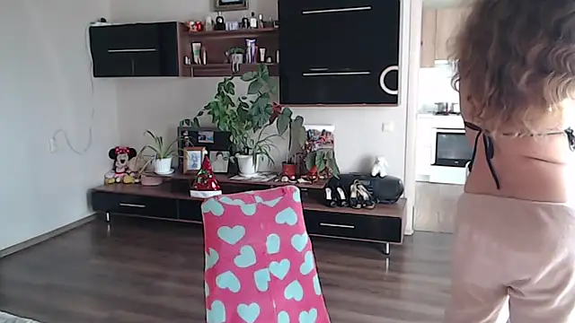 SofiaBoone online show from 12-17-25, 09:26