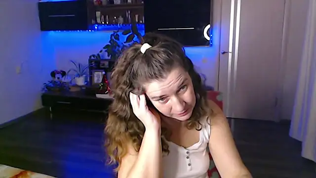 SofiaBoone online show from 12-18-25, 09:43