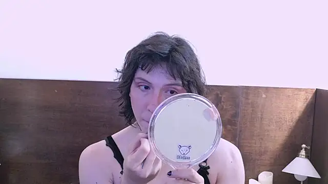 Snapshot of Shelly_bat chatting on 07-14-26, 10:26 Shelly bat online show from 07-14-26, 10:26