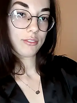 Snapshot of EmmaJacson chatting on 12-18-25, 04:24 EmmaJacson online show from 12-18-25, 04:24