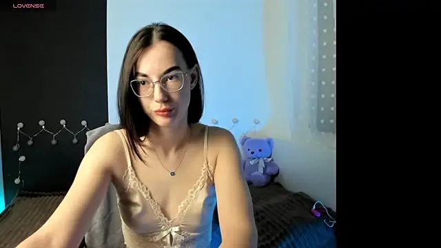 Snapshot of EmmaJacson chatting on 02-04-26, 04:46 EmmaJacson online show from 02-04-26, 04:46