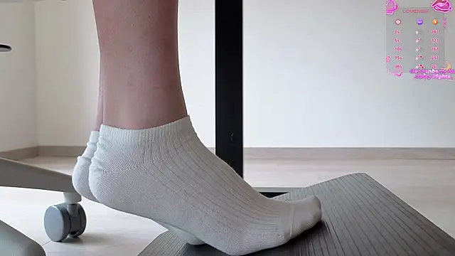 Feetbeth online show from 04-15-26, 04:25