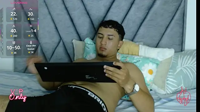 Snapshot of kyro_estrada chatting on 02-26-26, 07:24 kyro estrada online show from 02-26-26, 07:24