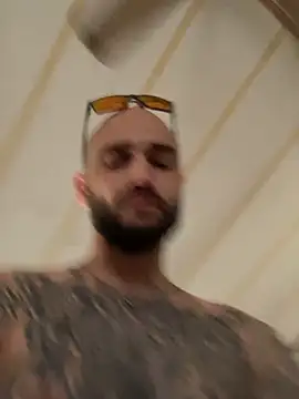 kingNQueen1211 online show from 04-22-26, 09:27