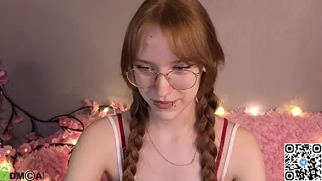 Snapshot of EmmaPratt chatting on 01-12-26, 08:30 EmmaPratt online show from 01-12-26, 08:30