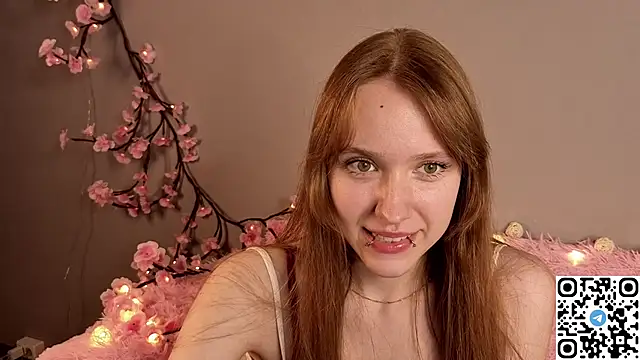 Snapshot of EmmaPratt chatting on 01-19-26, 07:45 EmmaPratt online show from 01-19-26, 07:45