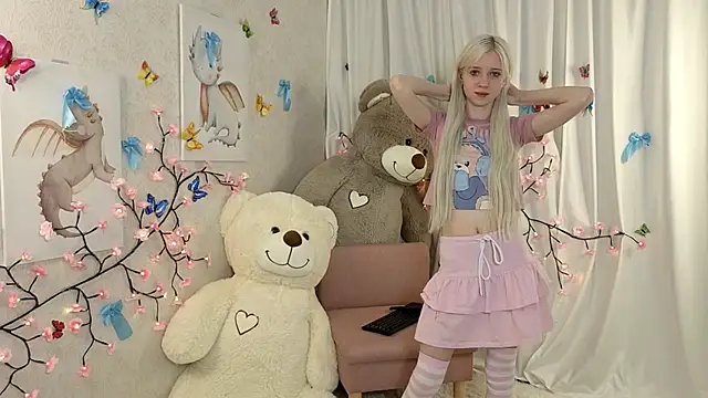 Snapshot of ViollaBloom chatting on 01-09-26, 01:41 ViollaBloom online show from 01-09-26, 01:41