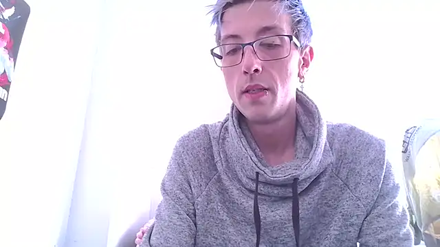 Snapshot of AskAveryAnything chatting on 12-20-25, 08:16 AskAveryAnything online show from 12-20-25, 08:16