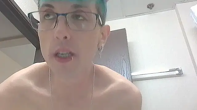 Snapshot of AskAveryAnything chatting on 02-25-26, 06:45 AskAveryAnything online show from 02-25-26, 06:45