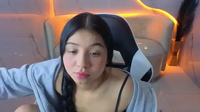 Sofi Adams Tx online show from 12-22-25, 01:19