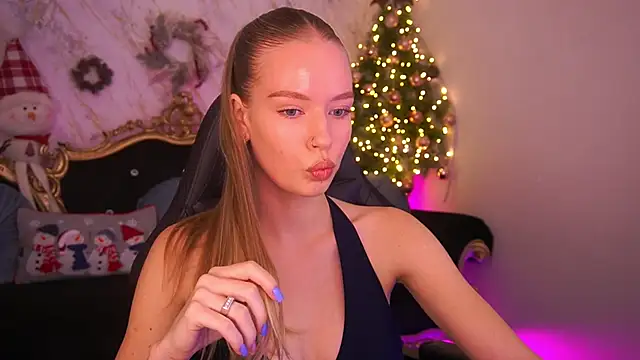 MollyyMayy online show from 12-22-25, 03:20