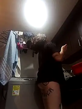 Divine Pouvoir online show from 04-16-26, 12:39