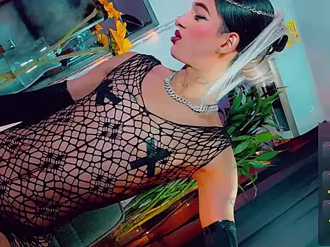 agathaferrer3 online show from 04-20-26, 01:19