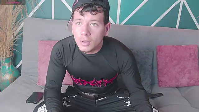 MagnusKnight  online show from 02-08-26, 05:49