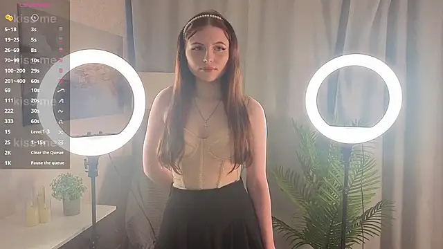 GinnyGowey online show from 12-21-25, 04:14