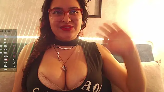 Snapshot of kat_belle chatting on 12-18-25, 12:33 kat belle online show from 12-18-25, 12:33