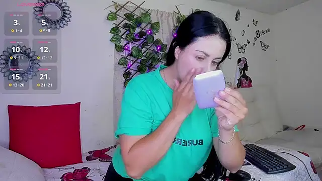 Juli castillo1 online show from 06-02-26, 02:30