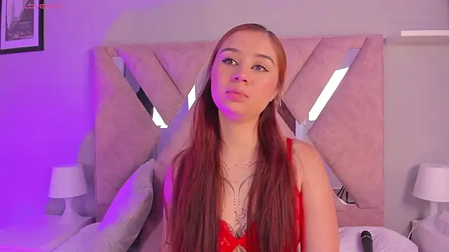 Amelia Saenz  online show from 04-07-26, 01:44