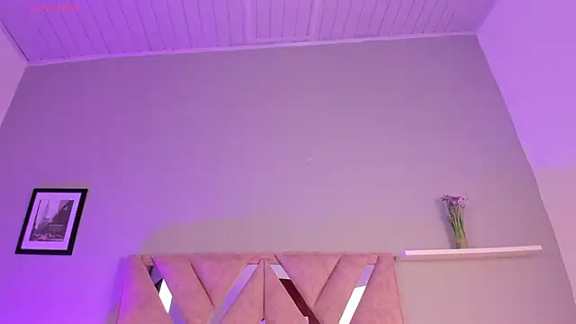 Amelia Saenz  online show from 04-08-26, 08:20