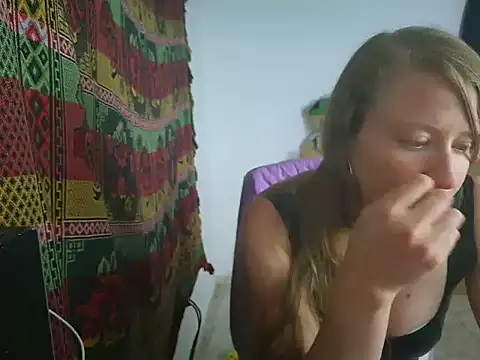 Snapshot of arianna_blonde chatting on 02-21-26, 02:34 arianna blonde online show from 02-21-26, 02:34