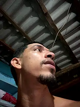 Snapshot of rocchw chatting on 01-17-26, 02:38 rocchw online show from 01-17-26, 02:38