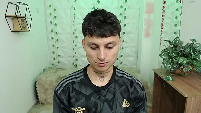 Noah Vera online show from 01-11-26, 03:33