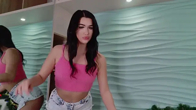 LittleMia- online show from 12-20-25, 10:17