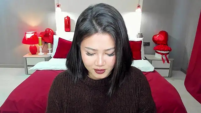 Brunette Charm online show from 02-18-26, 11:17