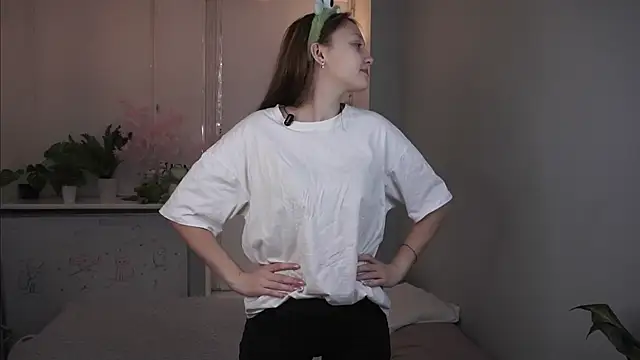 ChelseyTodora online show from 12-18-25, 05:08