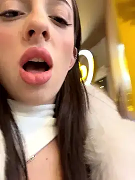 YeaLina online show from 01-06-26, 12:09