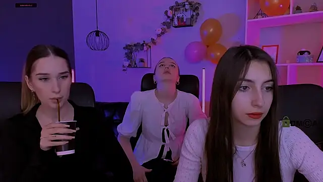 mila firee online show from 04-03-26, 08:12