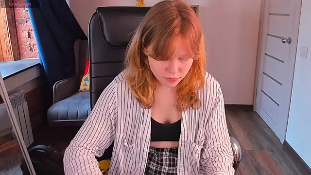 Soft Flame online show from 04-12-26, 10:53