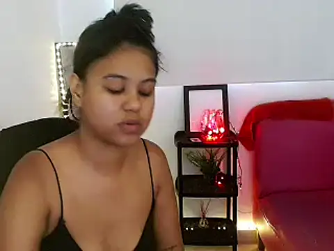 Snapshot of Shawnycarson chatting on 07-18-26, 06:23 Shawnycarson online show from 07-18-26, 06:23