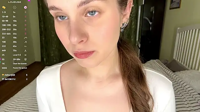 MiaBlanko online show from 12-17-25, 07:25