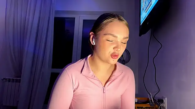 Ginnyinjeans online show from 12-17-25, 05:41