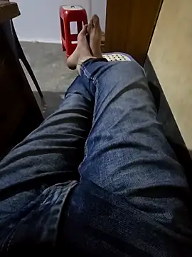 Snapshot of SHARIF12123 chatting on 03-02-26, 05:42 SHARIF12123 online show from 03-02-26, 05:42