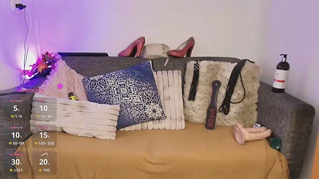 Laura hotmilf online show from 03-14-26, 12:32