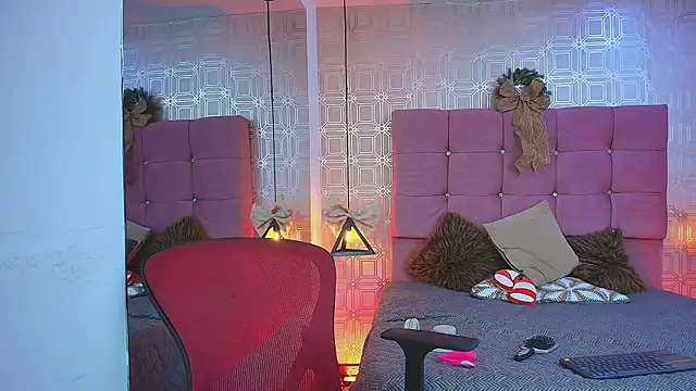 SariNorrisfg online show from 12-21-25, 08:05