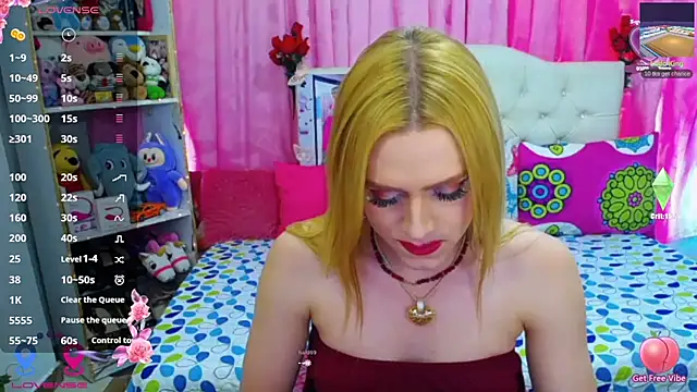 Snapshot of golden_girl01 chatting on 04-19-26, 07:49 golden girl01 online show from 04-19-26, 07:49
