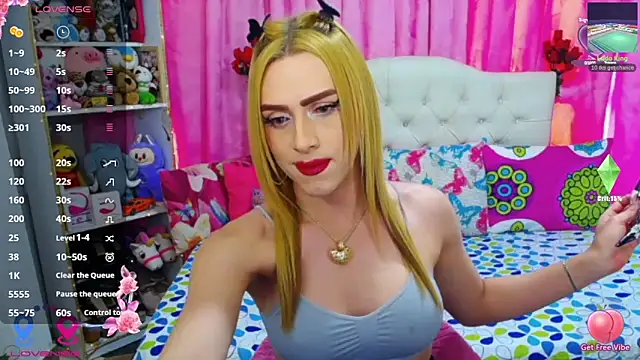 Snapshot of golden_girl01 chatting on 04-23-26, 07:38 golden girl01 online show from 04-23-26, 07:38